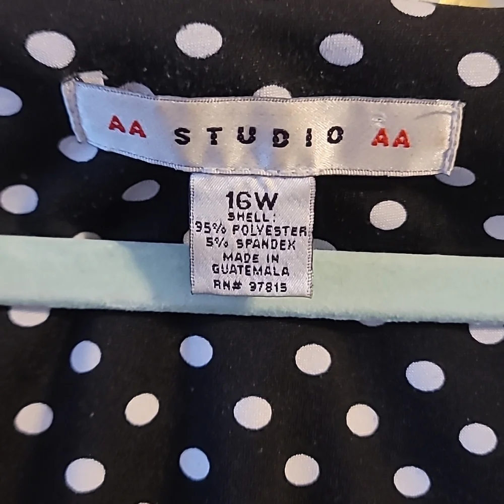 Black & White Pokadot Wrap Dress - Picture 4 of 6